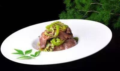 精椒爆料牛肉粒怎么做视频,家常美味轻松学 第3张 精椒爆料牛肉粒怎么做视频,家常美味轻松学 第3张